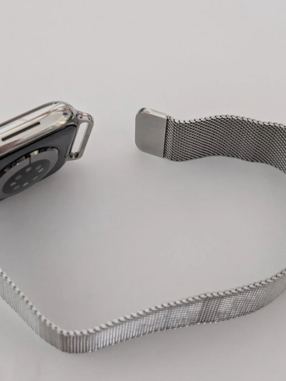 Apple Watch Series 8 w/Silver Milanese Mesh Band